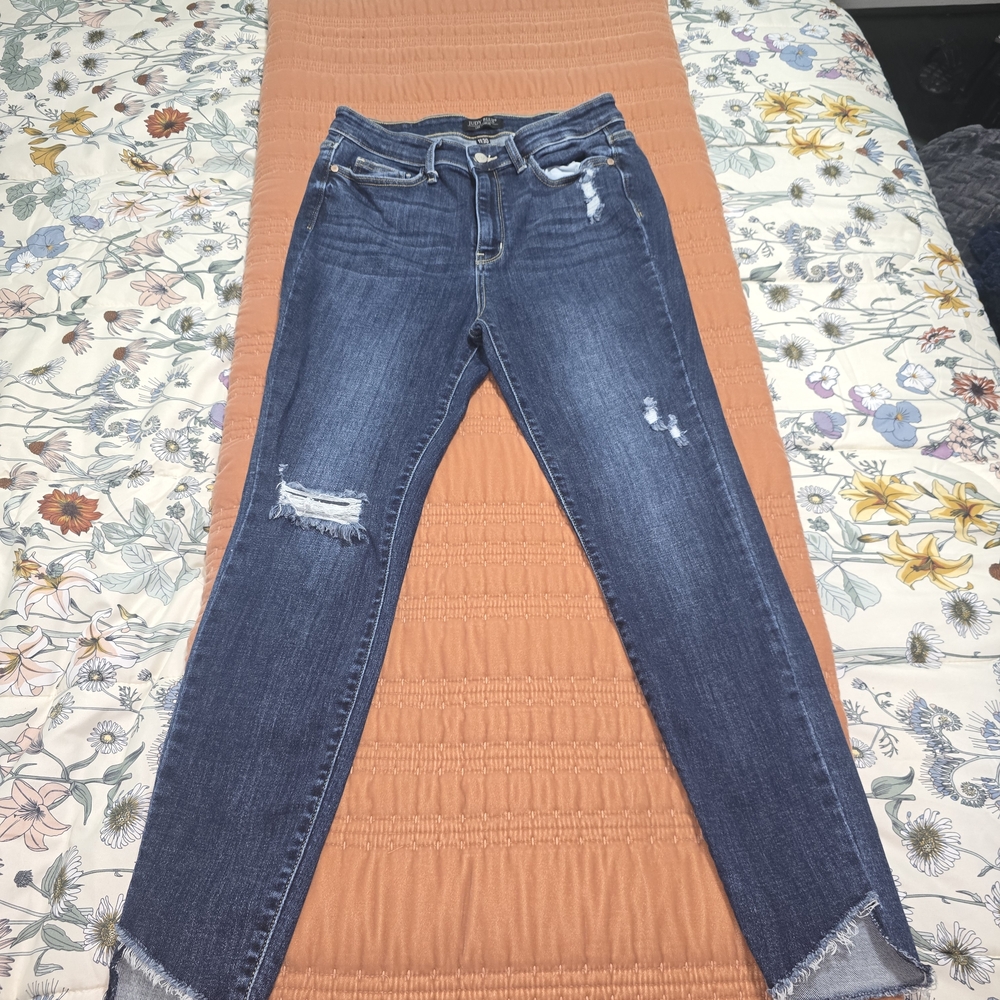 Judy Blue💙 11/30  Skinny Fit Frayed Ankle
